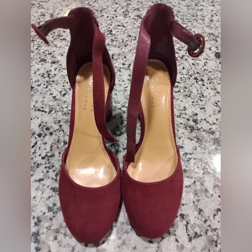 Lauren Conrad Hydrangea/Burgundy Heels Size 7.5 EUC